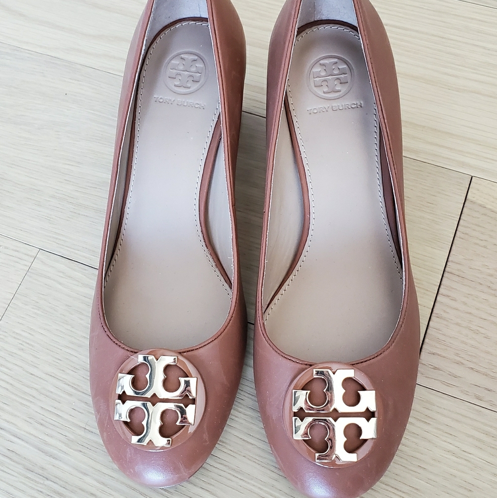 Tory Burch Chelsea Pump